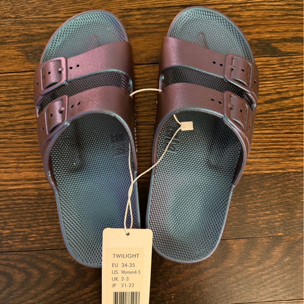 Freedom Moses Purple and Blue Slide Sandals size 4/5- NWT
